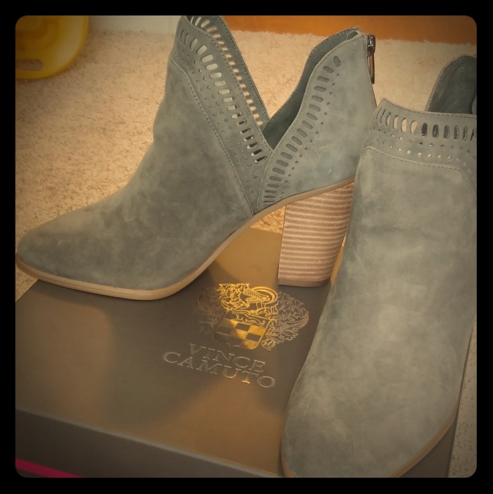 Vince Camuto Fileana split shaft bootie